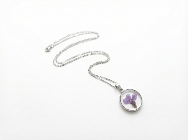 Still Blooming - Resin Dried Flower Necklace